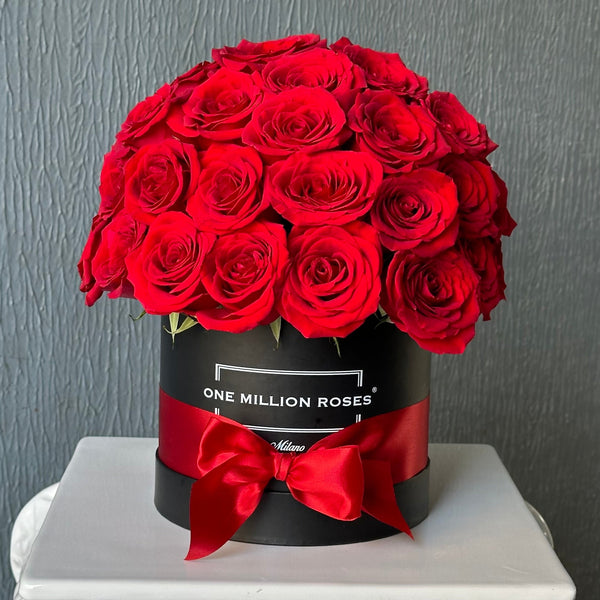 CLASSIC COLLECTION - SMALL - ROSE ROSSE GRANDE SFERA - SCATOLA NERA