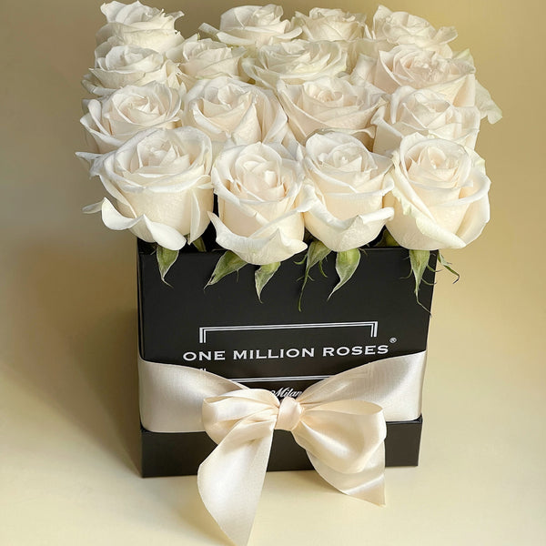 Classic Collection - Cube Box - Rose Bianche - Scatola Nera